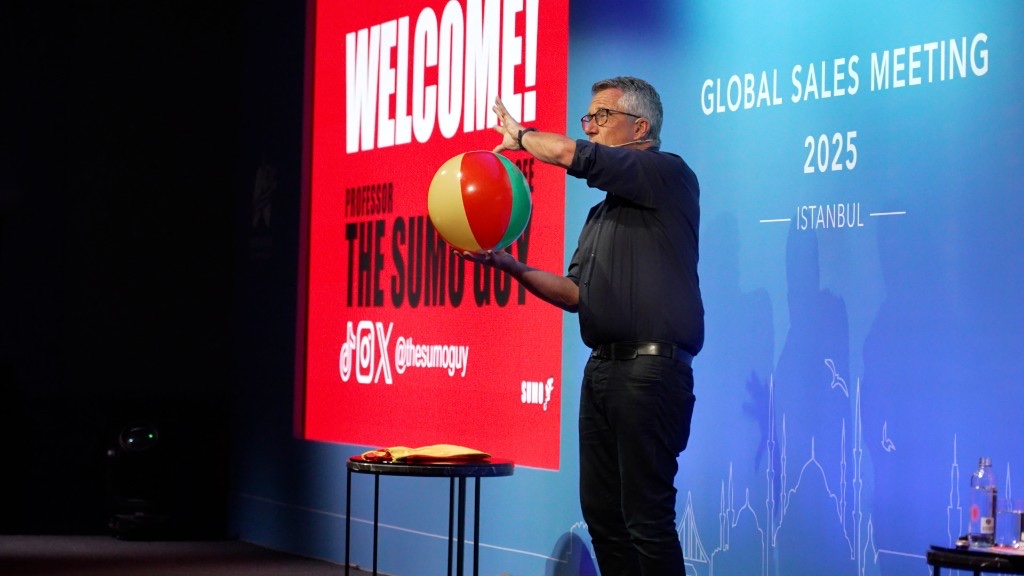 Paul McGee presenting at the Global Sales Meeting 2025 in Istanbul